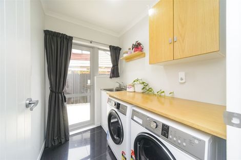 Photo of property in 7a Awatea Terrace, Hokowhitu, Palmerston North, 4410