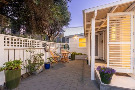 Photo of property in 96 Marine Parade, Paraparaumu Beach, Paraparaumu, 5032