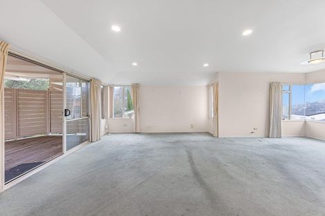 Photo of property in 2/3 Jacanas Place, Unsworth Heights, Auckland, 0632