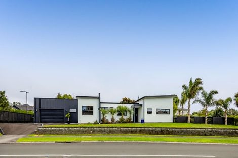 Photo of property in 23 Links Drive, Waiwhakaiho, New Plymouth, 4312
