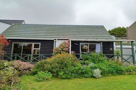 Photo of property in 4 Makatote Grove, Churton Park, Wellington, 6037