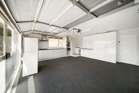 Photo of property in 11 Naylors Drive, Mangere, Auckland, 2022