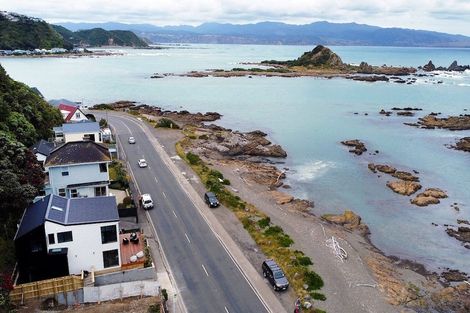 Photo of property in 354 The Esplanade, Island Bay, Wellington, 6023