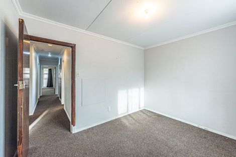 Photo of property in 8 Tongariro Street, Castlecliff, Whanganui, 4501