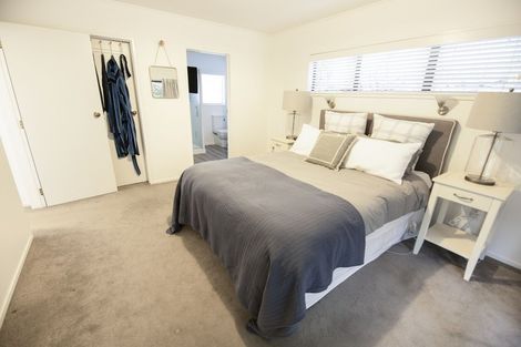 Photo of property in 72 Tauroa Road, Havelock North, 4130