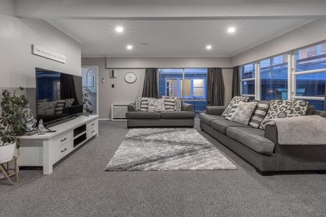 Photo of property in 42 Kennedy Drive, Levin, 5510