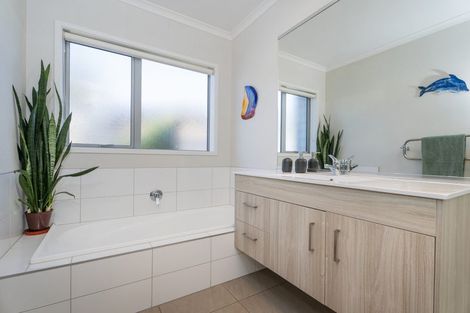 Photo of property in 8 Acacia Court, Whitianga, 3510