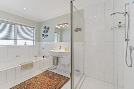 Photo of property in 11 Byron Brown Place, Otaki Beach, Otaki, 5512