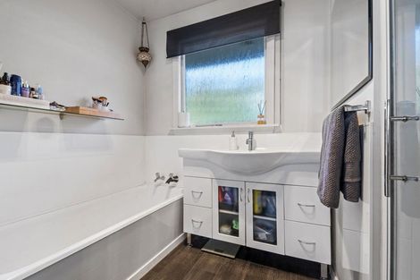 Photo of property in 15 Woodcote Avenue, Hornby, Christchurch, 8042