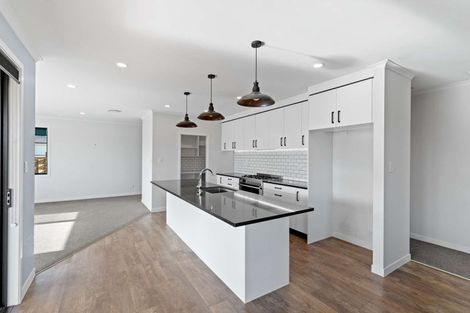 Photo of property in 25 Kauri Drive, Waiuku, 2123