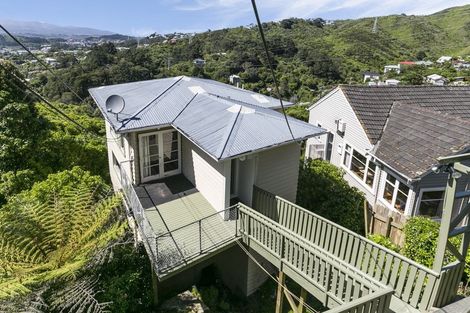 Photo of property in 19 Zetland Street, Highbury, Wellington, 6012
