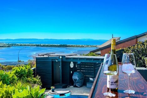 Photo of property in 11 Toledo Place, Mount Pleasant, Christchurch, 8081