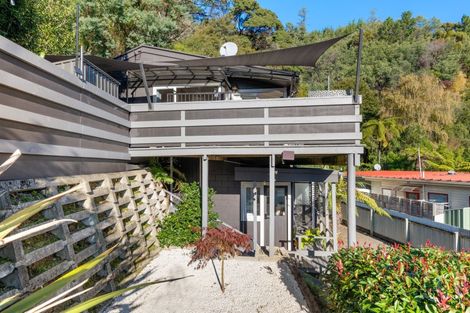 Photo of property in 33 Milton Terrace, Picton, 7220