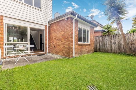 Photo of property in 20 Brashier Circle, Sunnyvale, Auckland, 0612
