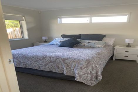 Photo of property in 24 Rewarewa Road, Te Atatu Peninsula, Auckland, 0610