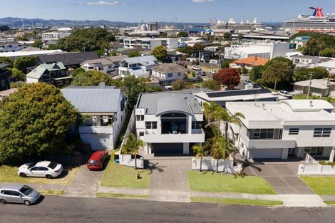 Photo of property in 6b Oceanview Road, Mount Maunganui, 3116