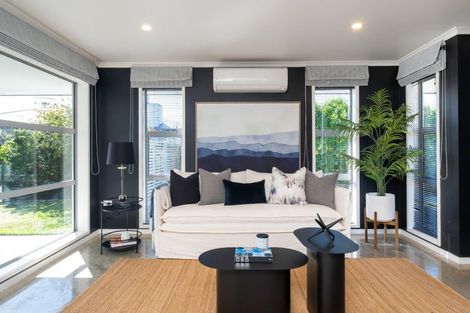 Photo of property in 5 Waitaha Place, Clive, 4102