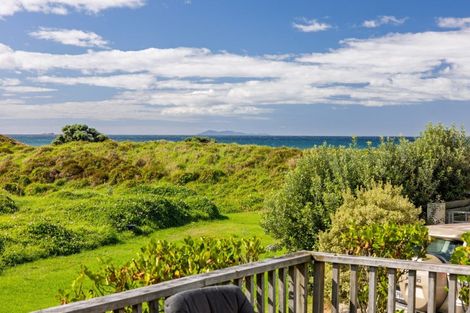 Photo of property in 1009 Papamoa Beach Road, Papamoa Beach, Papamoa, 3118