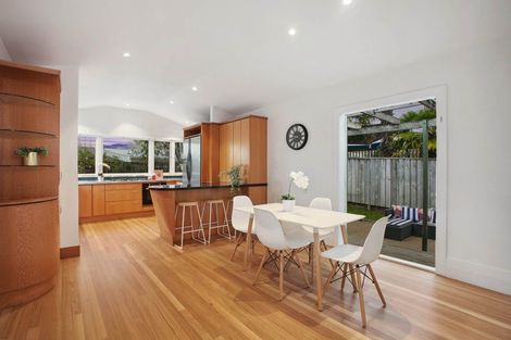Photo of property in 2/48 Sunnynook Road, Sunnynook, Auckland, 0620