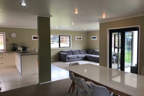Photo of property in 17 Tercel Place, Sunnyhills, Auckland, 2010