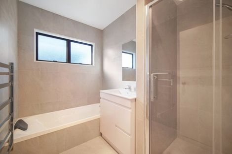 Photo of property in 2/19 Tane Street, New Lynn, Auckland, 0600