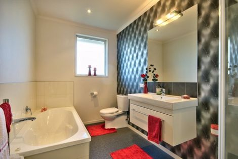 Photo of property in 10 Coburn Place, Lake Hayes, Queenstown, 9304