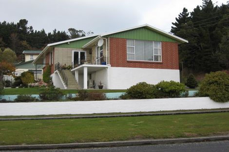 Photo of property in 60 Salcombe Street, Kaitangata, 9210