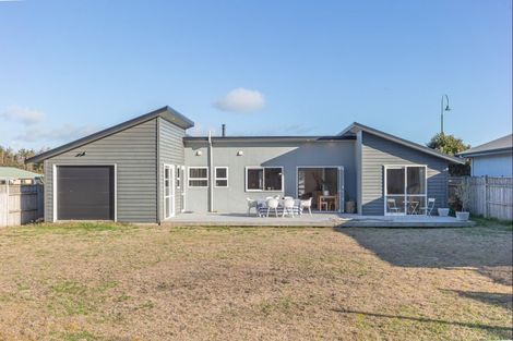 Photo of property in 14 Sandown Avenue, Himatangi Beach, Foxton, 4891