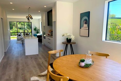 Photo of property in 7 Whawhaki Lane, Kumeu, 0810