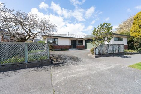 Photo of property in 77 Lyndhurst Street, Takaro, Palmerston North, 4412