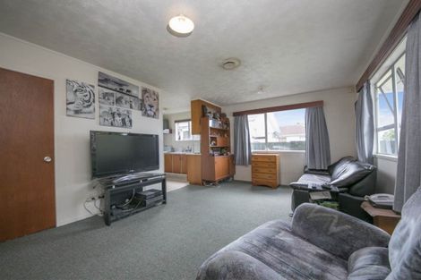 Photo of property in 2/89 Bruce Mclaren Road, Henderson, Auckland, 0612