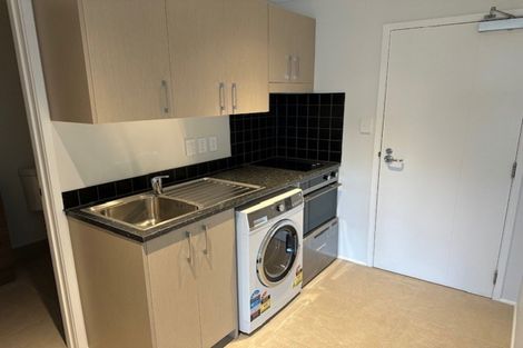 Photo of property in 15e/30 Westward Ho, Glen Eden, Auckland, 0602