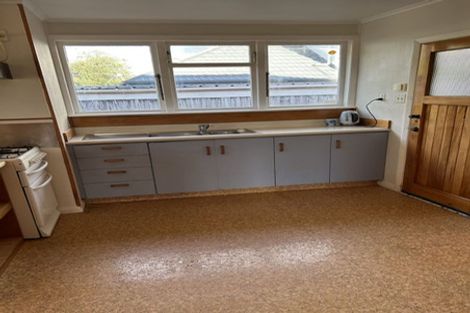 Photo of property in 10 Tilbury Avenue, Hokowhitu, Palmerston North, 4410