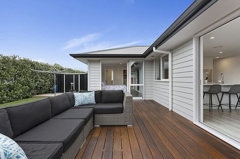 Photo of property in 4 Sir Lincoln Drive, Kumeu, 0810