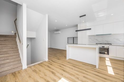 Photo of property in 17b Hogans Road, Glenfield, Auckland, 0629