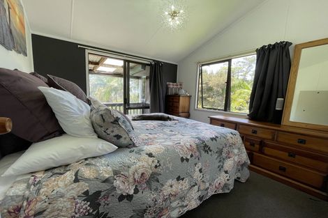 Photo of property in 54 Powells Road, Cable Bay, 0420