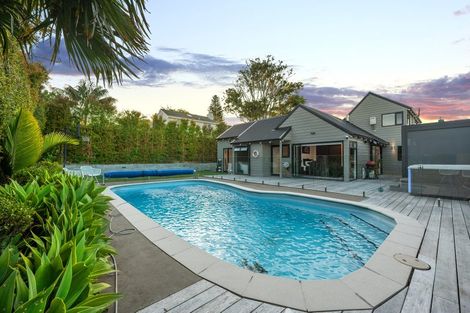 Photo of property in 9 Quebec Road, Milford, Auckland, 0620