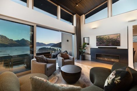 Photo of property in 52 Suburb Street, Queenstown, 9300