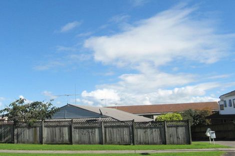 Photo of property in 2/61 Aberfeldy Avenue, Highland Park, Auckland, 2010