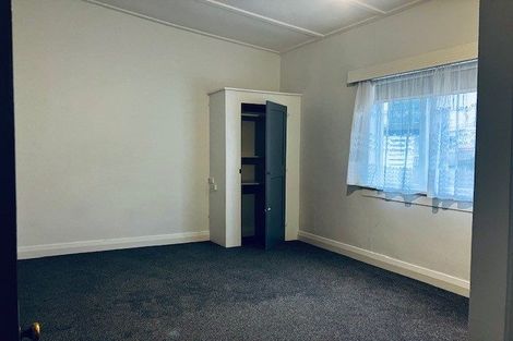 Photo of property in 70 Derwent Street, Island Bay, Wellington, 6023