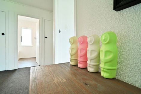 Photo of property in 433 Dalcross Street, Mayfair, Hastings, 4122