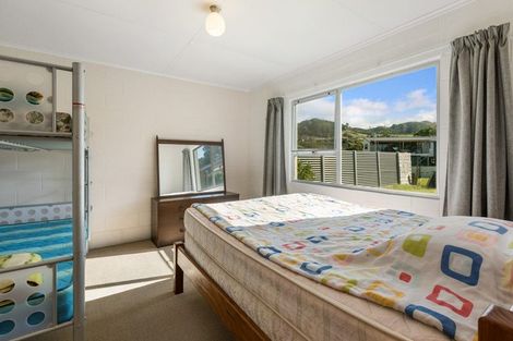 Photo of property in 49 Beach Road, Waihi Beach, 3611