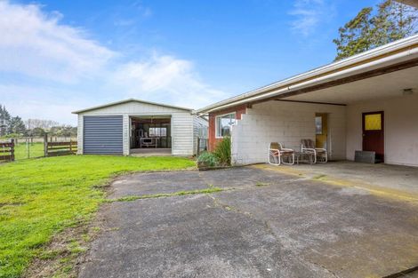 Photo of property in 276 Boord Crescent, Kumeu, 0891