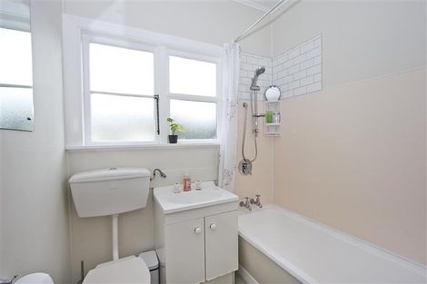 Photo of property in 28 Bell Road, Waiwhetu, Lower Hutt, 5010