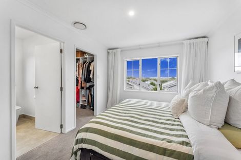 Photo of property in 15 Mulvaney Crescent, Henderson, Auckland, 0612