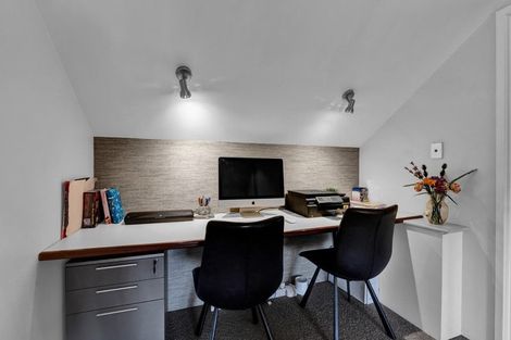 Photo of property in 5-7 Adam Lile Drive, Highlands Park, New Plymouth, 4312