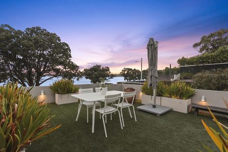 Photo of property in 14 King Edward Parade, Devonport, Auckland, 0624