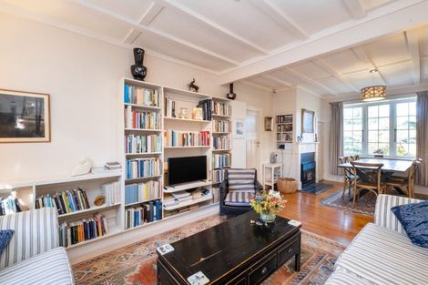 Photo of property in 900 Caroline Road, Mayfair, Hastings, 4122