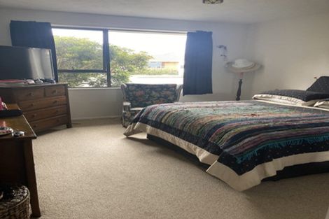 Photo of property in 2/48 Solomon Avenue, Redwood, Christchurch, 8051