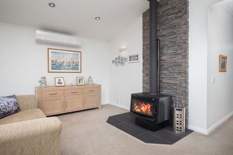 Photo of property in 13 Florance Avenue, Russell, 0202